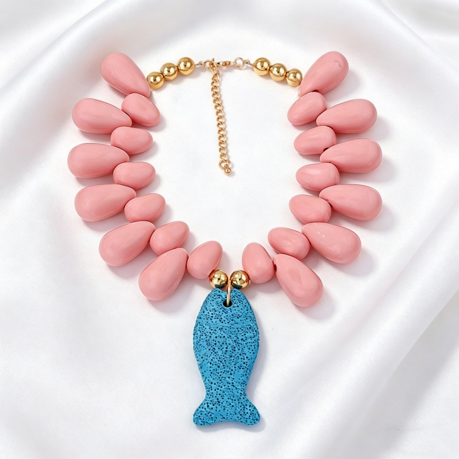 قلادة نسائية من الراتنج على شك - مراجعة Resin Art Necklace وسعره