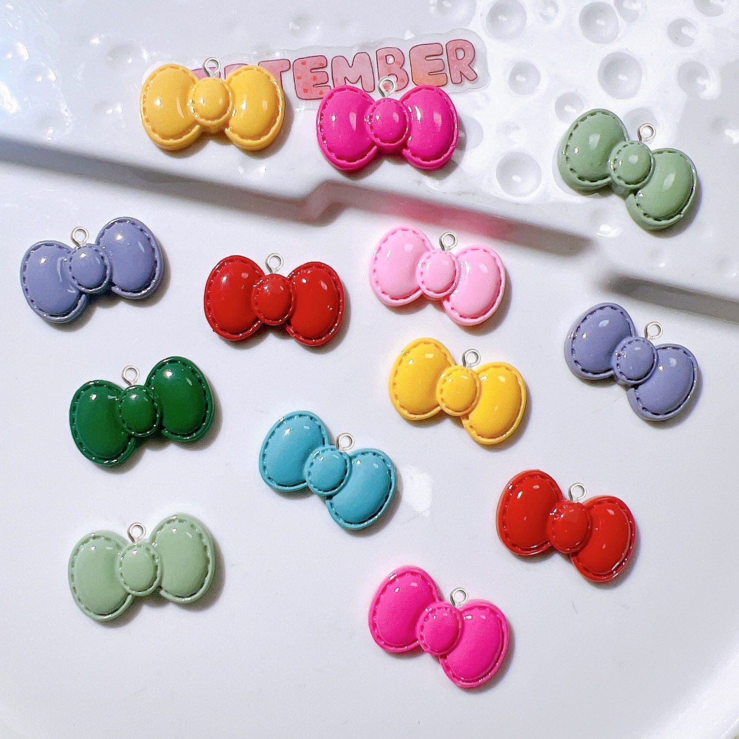10 قطعة لطيف الكرتون Bowknot ا - مراجعة Resin Art Necklace وسعره